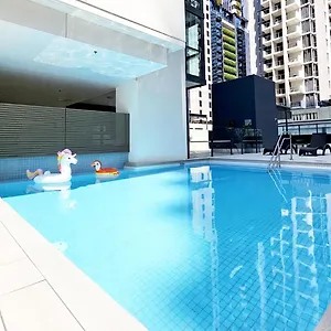 https://oaks-charlotte-towers.queenslandhotels.net